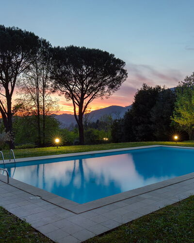 Villa delle Silerchie 10: Piscine, Recours, Thermes, Loisir, Eco Hôtel, Chaîne De Montagnes, Pelouse, Mobilier De Jardin, Ombre, Aménagement Paysager