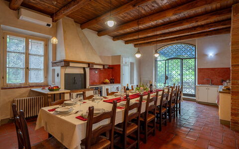 Sangiovese 14: Meubles, Design Intérieur, Plafond, Table, Sol, Table Cuisine Et Salle A Manger, Salle À Manger, Chaise, Éclairage, Pièce