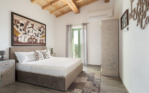 Cottage Dolcevista 4+2: Meubles, Design Intérieur, Lit, Mur, Chambre, Bois, Sol, Sol, Domicile, Pièce
