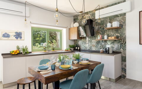 Cottage Dolcevista 4+2: Meubles, Design Intérieur, Cuisine, Comptoir, Luminaire, Bois, Sol, Pièce, Plafond, Éclairage