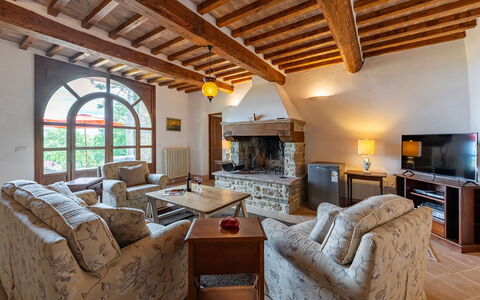 Villa Palazzolo 8: Meubles, Mur, Design Intérieur, Sol, Plafond, Pièce, Canapé, Sol, Salon, Chaise