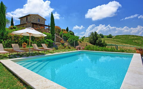 Castelmuzio: Piscine, Propriété, Paysage Naturel, Immobilier, Maison, Biens, Villa, Bâtiment, Recours, Loisir