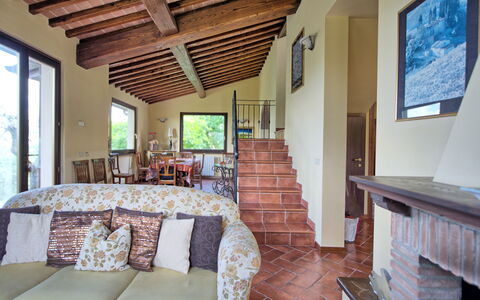 Villa Ulivi: Propriété, Bleu Azur, Bois, Design Intérieur, Bâtiment, Chaise, Table, Sol, Architecture, Salon