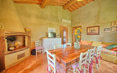 Nespolo 8: Pièce, Propriété, Meubles, Bâtiment, Design Intérieur, Foyer, Sol, Maison, Salon, Plafond