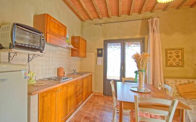 Nespolo 3: Pièce, Propriété, Bâtiment, Meubles, Maison, Design Intérieur, Immobilier, Cuisine, Sol, Domicile