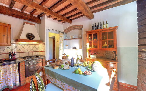 Montelopio: Propriété, Pièce, Bâtiment, Design Intérieur, Meubles, Maison, Immobilier, Plafond, Villa, Biens