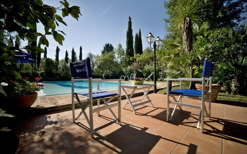 La Capinera: Piscine, Propriété, Recours, Loisir, Ciel, Vacances, Immobilier, Arbre, Bâtiment, Maison