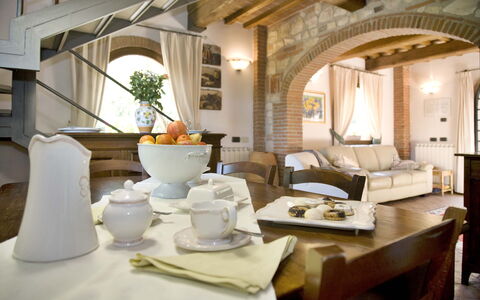 La Capinera: Design Intérieur, Pièce, Propriété, Bâtiment, Salon, Meubles, Plafond, Architecture, Table, Domicile