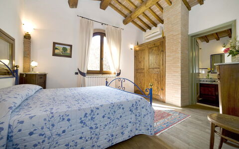 La Capinera: Chambre, Lit, Pièce, Meubles, Propriété, Drap De Lit, Bâtiment, Plafond, Cadre De Lit, Design Intérieur