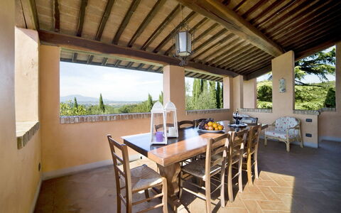 Le Rondini: Propriété, Bâtiment, Pièce, Maison, Immobilier, Design Intérieur, Meubles, Villa, Table, Biens