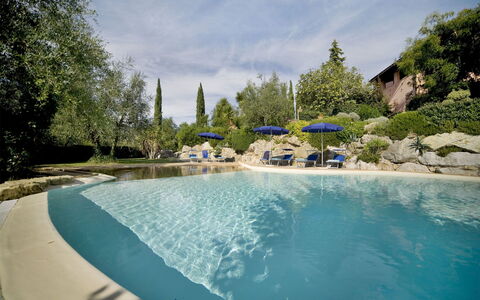 Le Rondini: Piscine, Propriété, L'Eau, Loisir, Vacances, Immobilier, Recours, Maison, Ville Resort, Biens