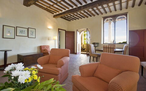 La Loggia 13: Pièce, Propriété, Bâtiment, Design Intérieur, Meubles, Salon, Plafond, Immobilier, Maison, Suite