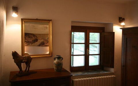 Panzalla: Pièce, Propriété, Design Intérieur, Maison, Meubles, Bâtiment, Fenêtre, Dur, Architecture, Bois