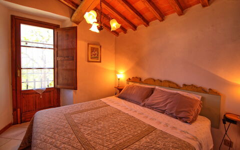 Panzalla: Chambre, Lit, Pièce, Meubles, Propriété, Drap De Lit, Cadre De Lit, Bâtiment, Literie, Design Intérieur