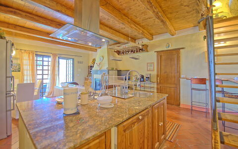 Villa Margherita: Pièce, Propriété, Bâtiment, Meubles, Plafond, Immobilier, Comptoir, Sol, Design Intérieur, Maison