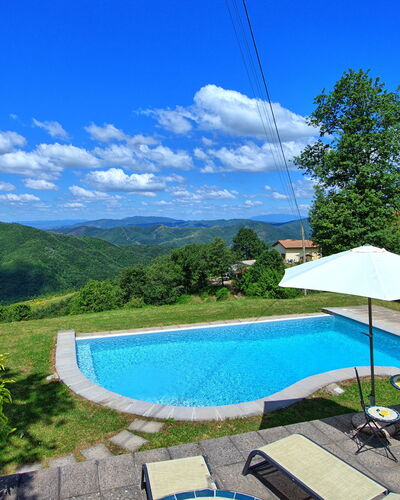 Villa Margherita: Piscine, Propriété, Immobilier, Paysage Naturel, Maison, Biens, Vacances, Bâtiment, Domicile, Loisir