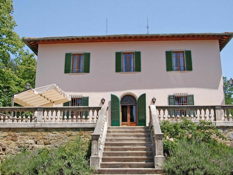 Villa Rosa is 450 sqm