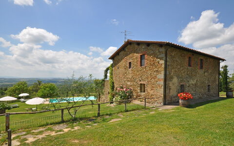 Podere Orietta: Propriété, Ciel, Maison, Zone Rurale, Bâtiment, Lot Terre, Herbe, Chalet, Arbre, Ferme