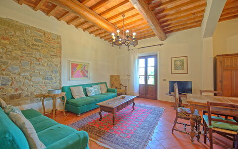 Il Frantoio: Pièce, Propriété, Meubles, Bâtiment, Design Intérieur, Maison, Immobilier, Salon, Plafond, Table