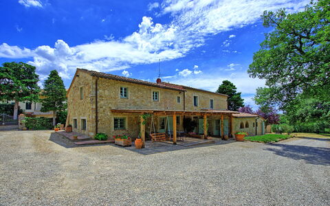 San Donato: Propriété, Ciel, Maison, Domicile, Immobilier, Bâtiment, Ville, Biens, Architecture, Zone Rurale