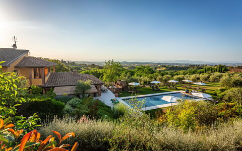 Villa Amadeo: Loisir, Biens, Des Loisirs, Eco Hôtel, Recours, Aménagement Paysager, Jardin, Vacances, Parapluie, Ville Resort