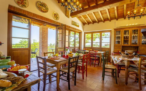 Villa Amadeo: Pièce, Bâtiment, Propriété, Design Intérieur, Meubles, Table, Salle À Manger, Immobilier, Maison, Restaurant