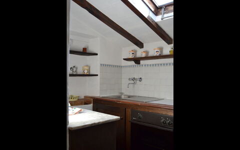 Fattoria la Gabola: Pièce, Propriété, Bâtiment, Design Intérieur, Maison, Architecture, Meubles, Cuisine, Matériel De La Propriété, Grenier