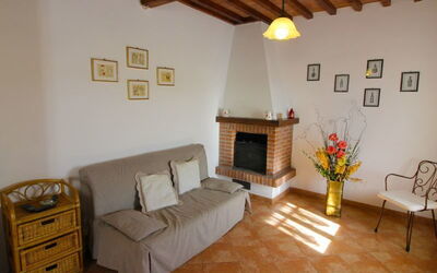 Onice: Pièce, Propriété, Meubles, Sol, Bâtiment, Design Intérieur, Salon, Mur, Maison, Plafond