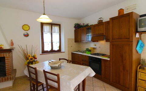 Villa Alabastro: Pièce, Meubles, Propriété, Bâtiment, Cuisine, Cabinetry, Comptoir, Design Intérieur, Maison, Table