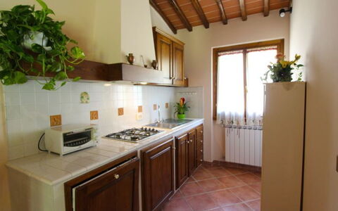 Le Balze: Propriété, Pièce, Bâtiment, Meubles, Cuisine, Maison, Design Intérieur, Immobilier, Cabinetry, Sol