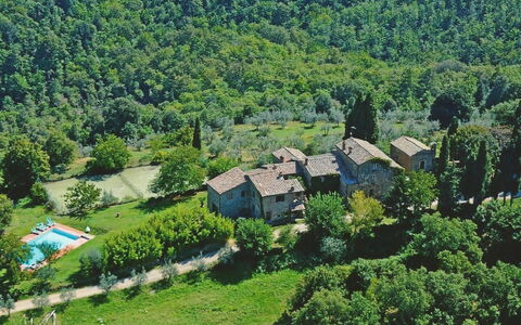 Agriturismo Bevignano: Plante, Bâtiment, Vert, Arbre, Montagnes, Paysage Naturel, Maison, Lot Terre, Chalet, Design Urbain