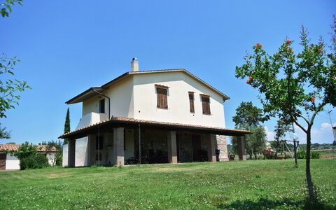 Nonno Tobia: Ciel, Plante, Bâtiment, Propriété, Fenêtre, Arbre, Maison, Lot Terre, Chalet, Zone Résidentielle