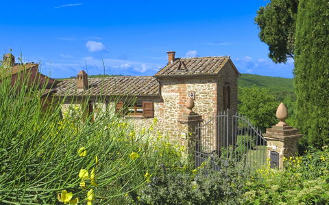 Country House Il Galleto: Maison, Arbuste, Zone Rurale, Chalet, Biens, Village, Ferme, Jardin, Aménagement Paysager