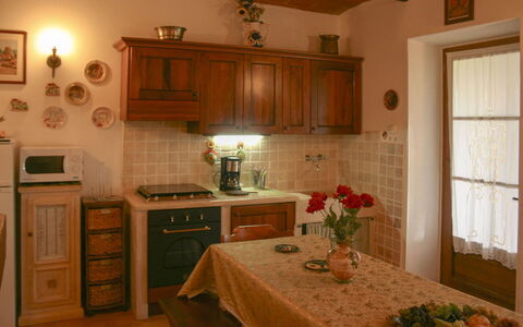 Country House Il Galleto: Meubles, Design Intérieur, Bois, Cabinetry, Cuisine, Appareil De Cuisine, Sol, Comptoir, Luminaire, Plafond