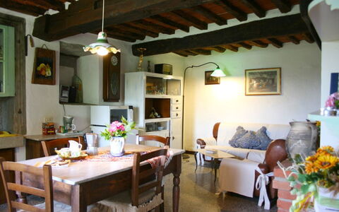 San Eusebio: Propriété, Pièce, Bâtiment, Design Intérieur, Maison, Meubles, Salon, Plafond, Immobilier, Table