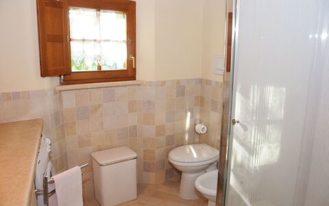 Pieve di Sant Ippolito: Salle De Bains, Propriété, Pièce, Tuile, Sol, Mur, Design Intérieur, Immobilier, Maison, Bâtiment