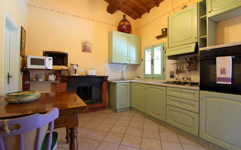 Pagliazzone: Propriété, Pièce, Meubles, Comptoir, Cuisine, Bâtiment, Cabinetry, Design Intérieur, Maison, Sol