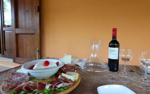 Pagliazzone: Aliments, Vaisselle, Table, Bouteille, Vaisselle, Drinkware, Assiette, Bar