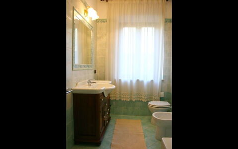 Casa Felice: Pièce, Salle De Bains, Propriété, Design Intérieur, Meubles, Bâtiment, Sol, Maison, Luminaire Plomberie, Architecture