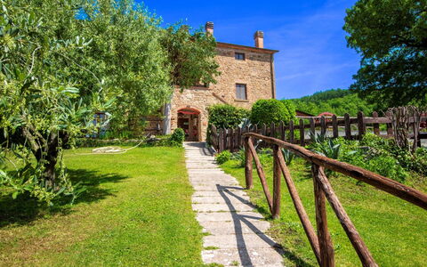 Casale Aiola: Jardin, Biens, Ferme, Pelouse, Hacienda, Villa, Arrière-Cour, Parc, Eco Hôtel, Ferme