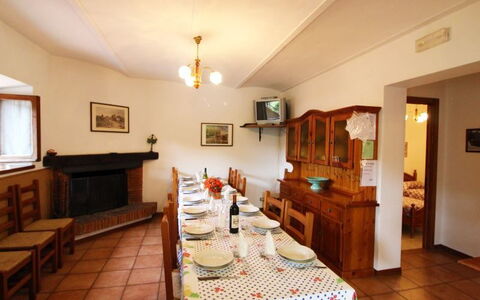 Casale Aiola: Pièce, Propriété, Bâtiment, Design Intérieur, Plafond, Salle À Manger, Meubles, Maison, Immobilier, Restaurant