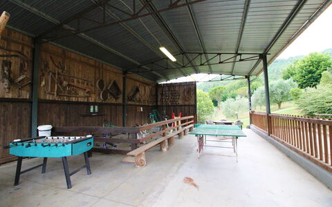 Casale Aiola: Plante, Table, Bois, Arbre, Ombre, Maison, Loisir, Mobilier De Jardin, Porche, Paysage