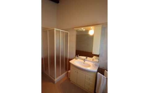 Il Viaggiolo: Propriété, Pièce, Bâtiment, Salle De Bains, Design Intérieur, Meubles, Maison, Immobilier, Architecture, Sol