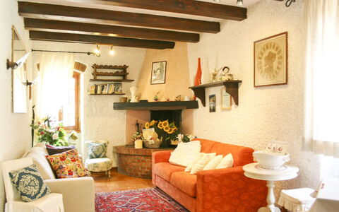 La Rogaia: Meubles, Design Intérieur, Mur, Canapé, Bois, Pièce, Sol, Salon, Plafond, Éclairage