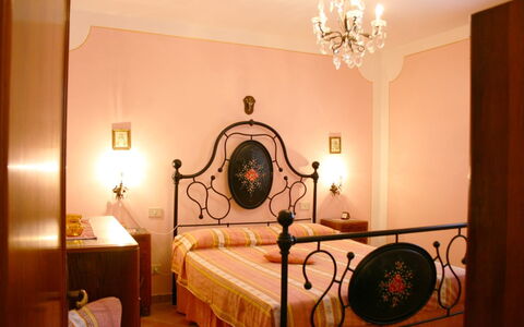 Podere San Bono: Pièce, Propriété, Chambre, Lit, Meubles, Design Intérieur, Suite, Bâtiment, Drap De Lit, Hôtel Boutique