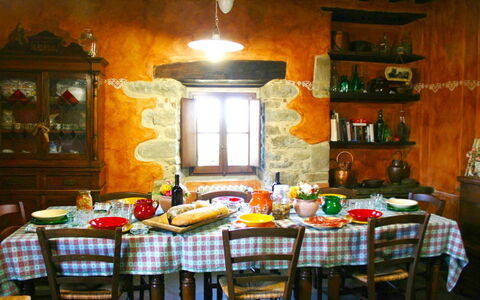 Torre di Vignale: Pièce, Meubles, Salle À Manger, Propriété, Table, Bâtiment, Design Intérieur, Maison, Table Cuisine Et Salle A Manger, Domicile