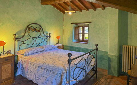 Torre di Vignale: Chambre, Villa, Ferme, Lampe, Hôtel, Plante D'Appartement, Lit, Luminaire, Cadre, Cadre De Lit