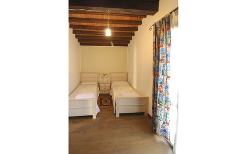 Villino Alba: Sol, Sol, Bois, Design Intérieur, Meubles, Pièce, Lit, Chambre, Tache De Bois, Plafond