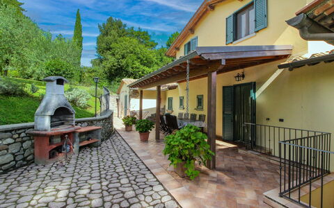 Villino Alba: Pot De Fleur, Meubles, Plante D'Appartement, Porte, Dalle, Porche, Jardin, Chaise, Patio, Ombre