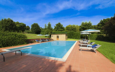 Casale Lorenzo: Arbre, Plaine, Lot Terre, Pelouse, Jardin, Biens, Prairie, Aménagement Paysager, Cour, Ferme